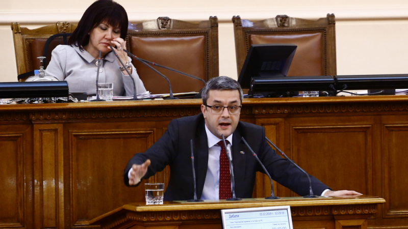 Тома Биков към БСП: Парламентът няма да се разпуска! 