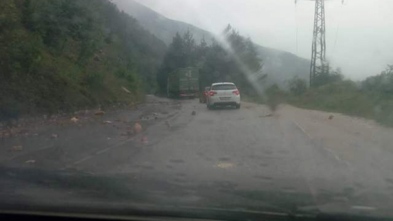 Голяма опасност дебне шофьорите по пътя Асеновград-Смолян