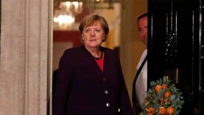 Меркел - най-могъщата жена в Европа си тръгва, а мистериите около нея остават СНИМКИ