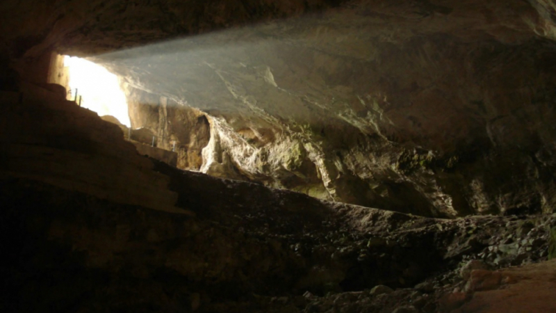 "Портата на края": Аномалната пещера, от която избягаха дори военните