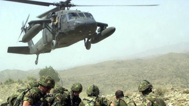 US хеликоптер Блек Хоук подаде сигнал за бедствие и стана най-лошото