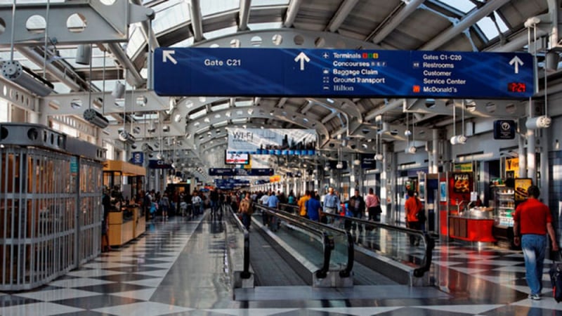 Трагична смърт! Американски рапър умря на летището в Чикаго