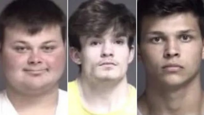 Трима идиоти изнасилиха пияна девойка и качиха кадри в мрежата