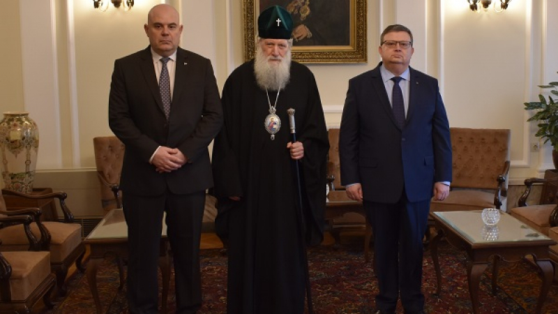Патриарх Неофит прие Гешев и Цацаров СНИМКА