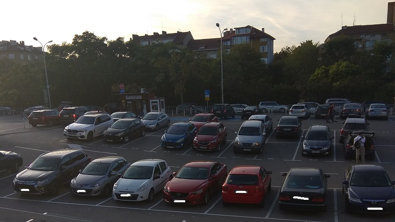Важна новина: Безплатни паркинги утре в София заради мръсния въздух 