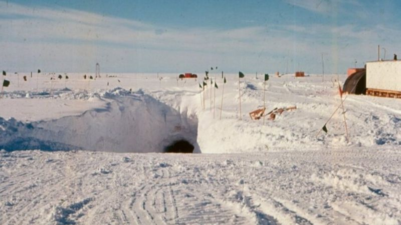В Гренландия разкопаха мистериозната военна база "Ледения червей"