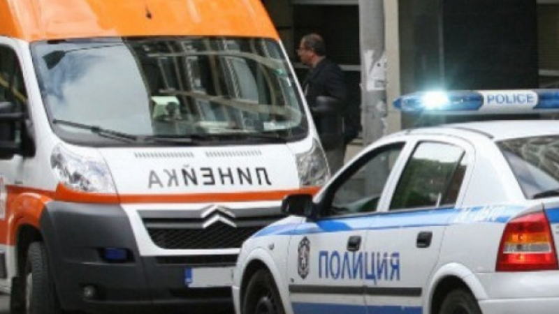 Сигнал до БЛИЦ: Катастрофа между линейка и кола в София