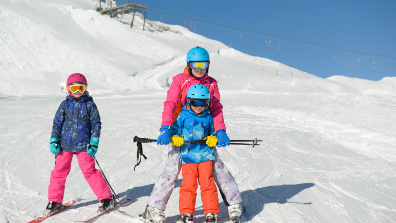 Пандемията смъкна цената на картите за ски в Банско 
