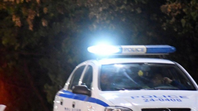 Братя се нахвърлиха срещу полицаи в Пловдив