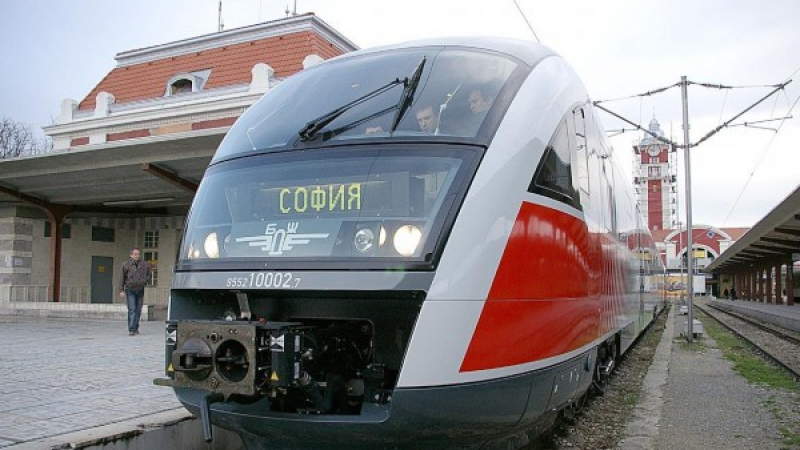 БДЖ осигурява над 28 000 допълнителни места във влаковете  за Коледа и Нова година