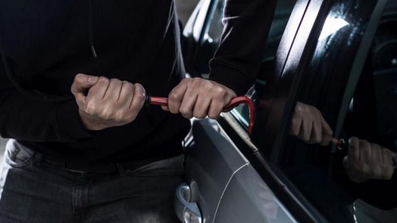 Как крадците маркират набелязани автомобили