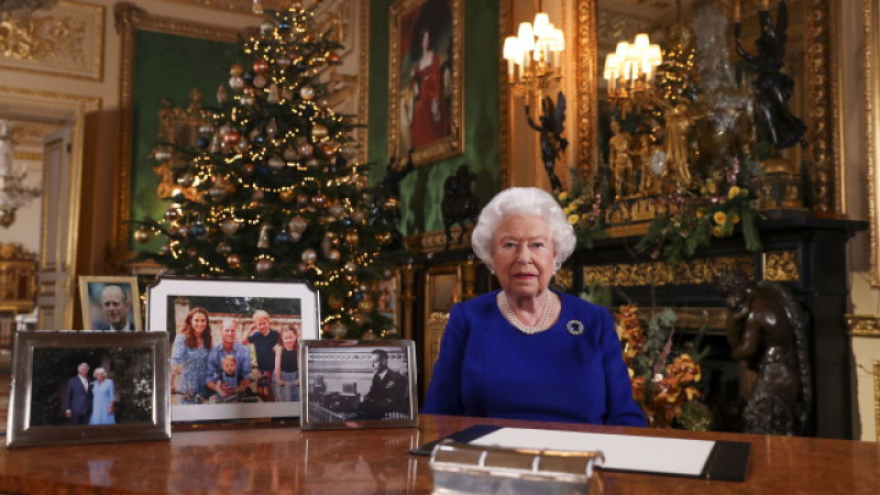 Странни намеци в коледното послание на кралица Елизабет Втора 