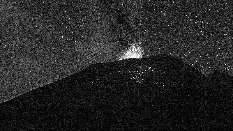 Нещо страшно се случва с вулкана Попокатепетъл ВИДЕО