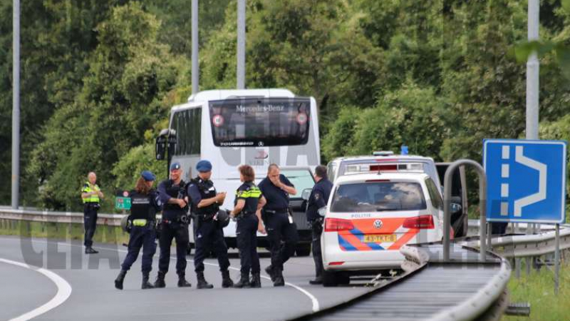 Откриха бомба в автобус на словенско-хърватската граница