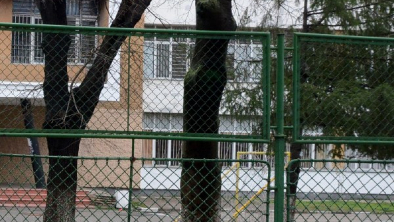 Потресаващ вандализъм в училище в Добрич СНИМКИ 