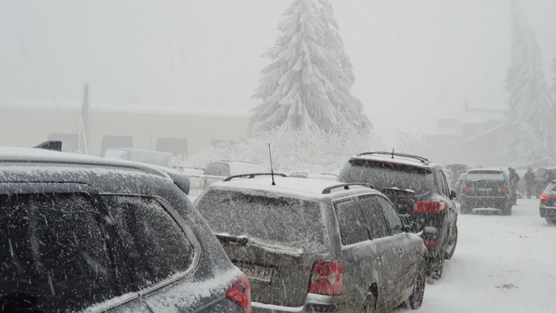 Голям сняг затрупа Западна България  