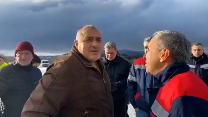 Борисов отиде да решава кризата в Перник, а се оказа на рожден ден на... ВИДЕО