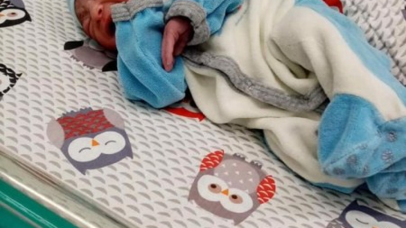 Първото бебе на десетилетието се роди в Пловдив СНИМКИ