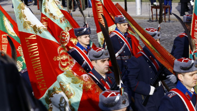 БЛИЦ TV: Патриарх Неофит освети знамената на Българската армия 