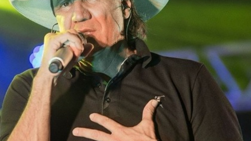 Най-известният бразилски певец умря от инфаркт на сцената ВИДЕО 18+