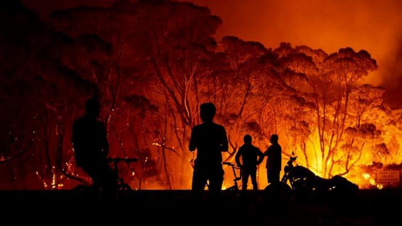 Съзряха лика на Дявола в пожарите в Австралия СНИМКА