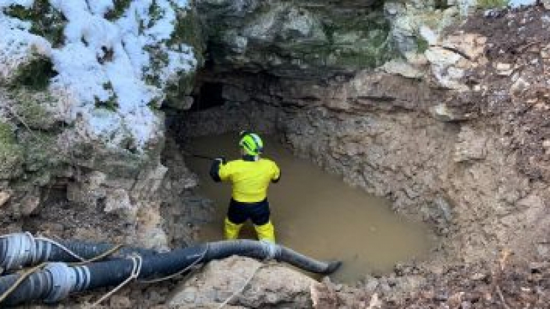 Зелена шашма с пещерните води за Перник