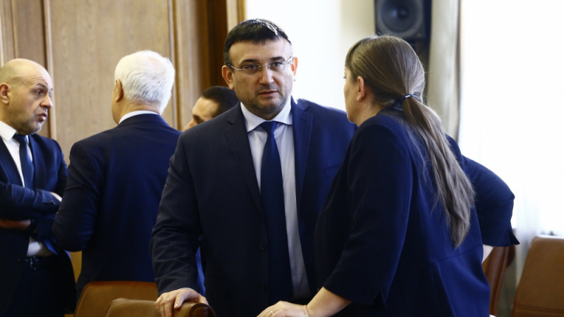 Младен Маринов коментира арестите в Перник