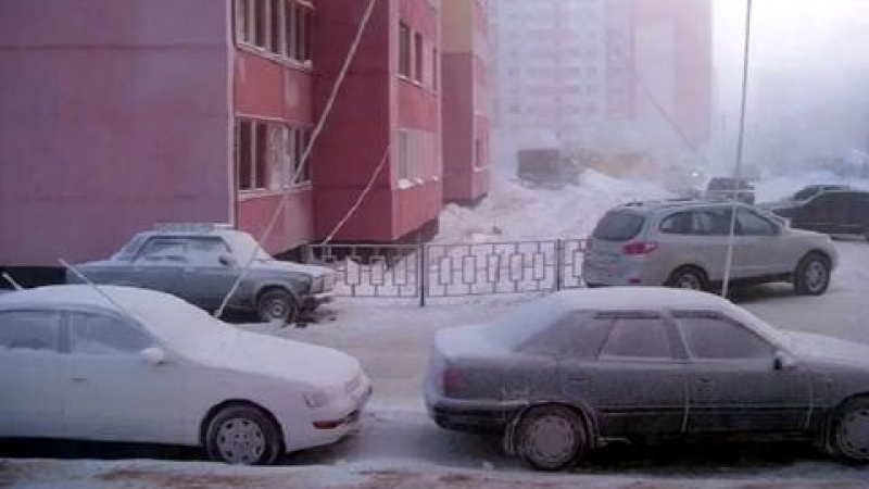 Защо шофьорите в Сибир оставят колите си през нощта включени в контакта?