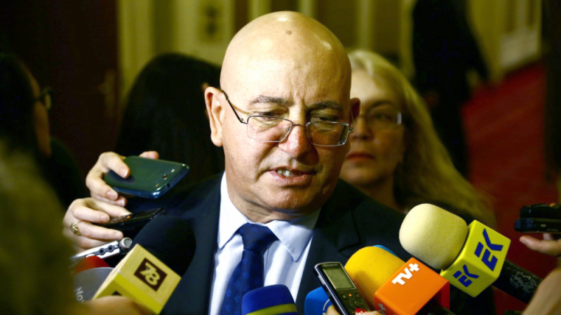 Министър Емил Димитров обясни ще иска ли оставка на заместника си