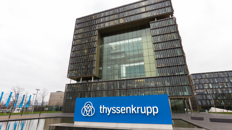 Гигантът Thyssenkrupp продава бизнеса си с асансьори 