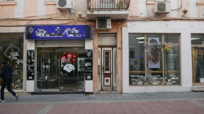 Пловдивска проститутка прави оргии пред 3-годишната си дъщеря