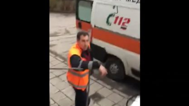 Скандално! Шофьор на линейка в Пловдив отказа да помогне на пациент 