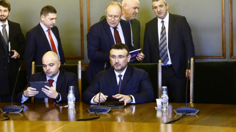 Министър Маринов с коментар за акцията в Комисията по хазарта