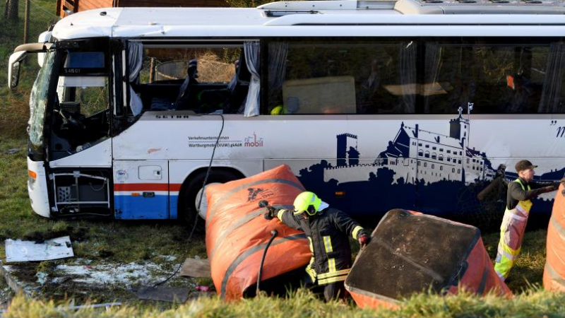 Над 20 са ранени в катастрофата в Германия СНИМКИ