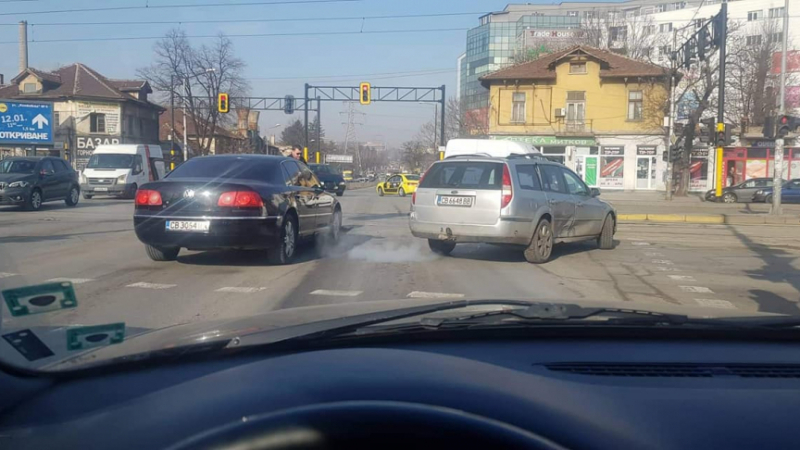 Първо в БЛИЦ! Адско меле в София СНИМКИ