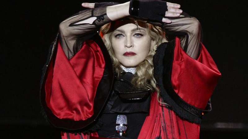 Мадона отложи и концерта си в Лондон заради контузията