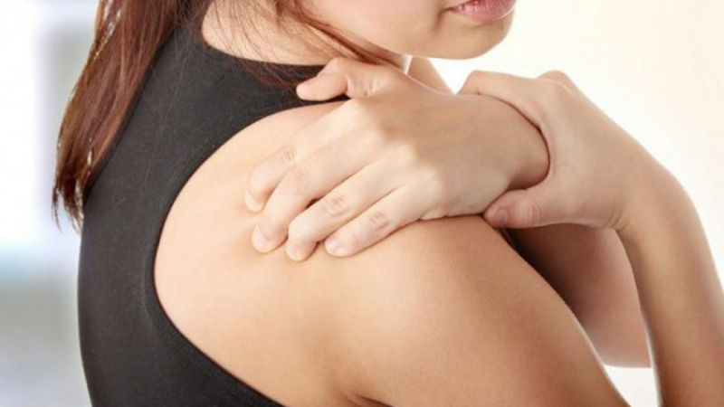 Нетърпими болки при замръзнало рамо и как се лекуват 