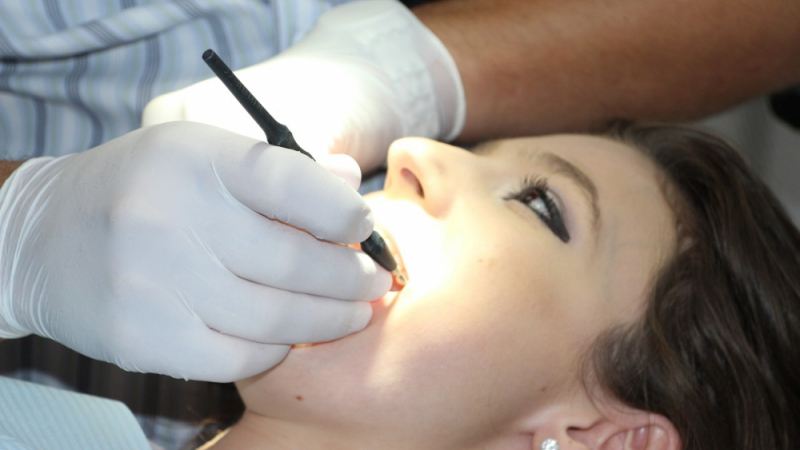 Български зъболекар сред топ 100 в света