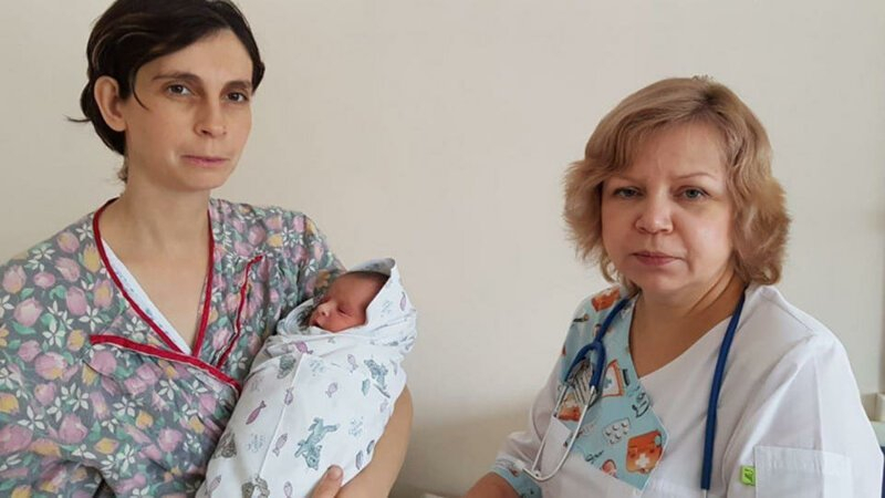 33-годишна рускиня роди 11-то си дете СНИМКИ