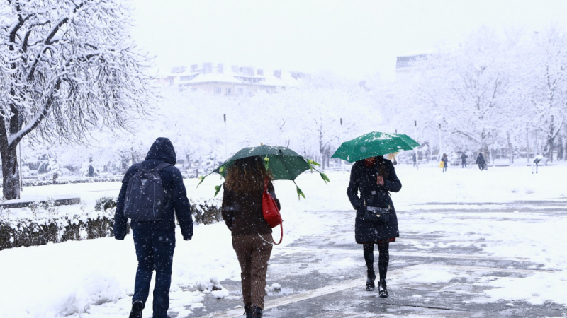 AccuWeather бие тревога: Люти зимни бури идат към Европа и Балканите