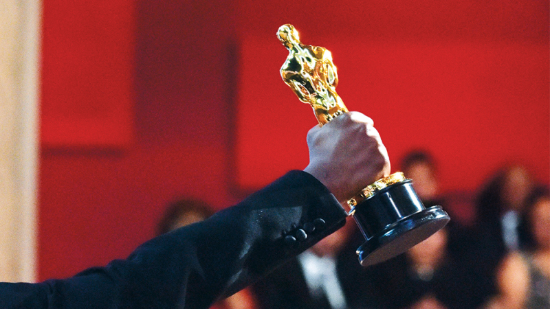 Любим и обаятелен актьор получи "Оскар" за поддържаща мъжка роля СНИМКИ
