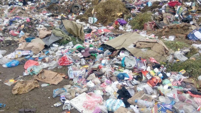 Разкриха незаконно сметище опасно близо до река Чая
