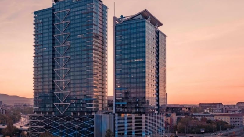 Нов хотел с 400 стаи и хеликоптерна площадка отваря в София
