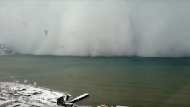 Страховито ВИДЕО: Бурята „Киара“ връхлетя Бискайския залив