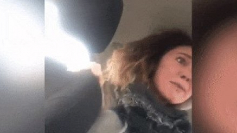 "Вози ме бе, бок*ук!": Неадекватна пътничка изпадна в истерия в такси ВИДЕО 