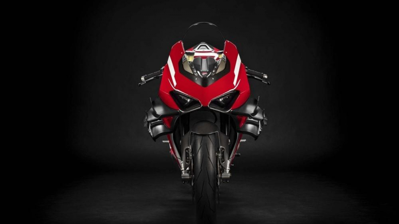 Лек и мощен: Новият Ducati Superleggera V4 СНИМКИ