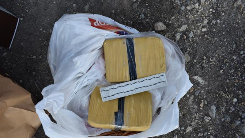 Ченгетата с удар: Набараха хероин за 50 бона в Пловдивско