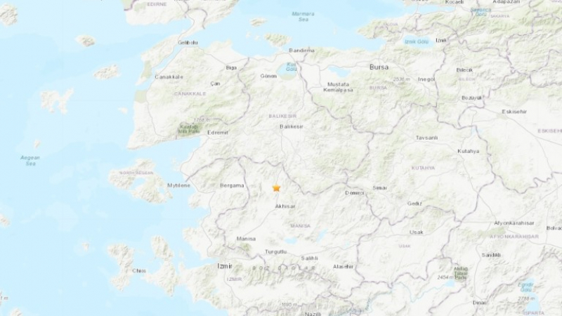 10 силни труса от 5 по Рихтер удариха Западна Турция край Измир 