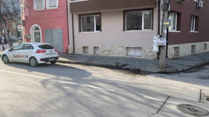 Ново циганско безчинство: Маскирани пребиха като животно ученик във Враца СНИМКИ