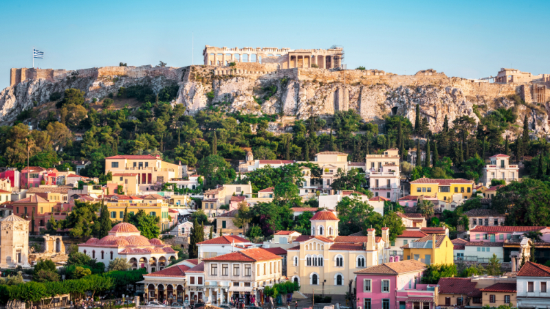 Скъпотия: Имотите в Атина скочиха толкова, че хората бягат към... 